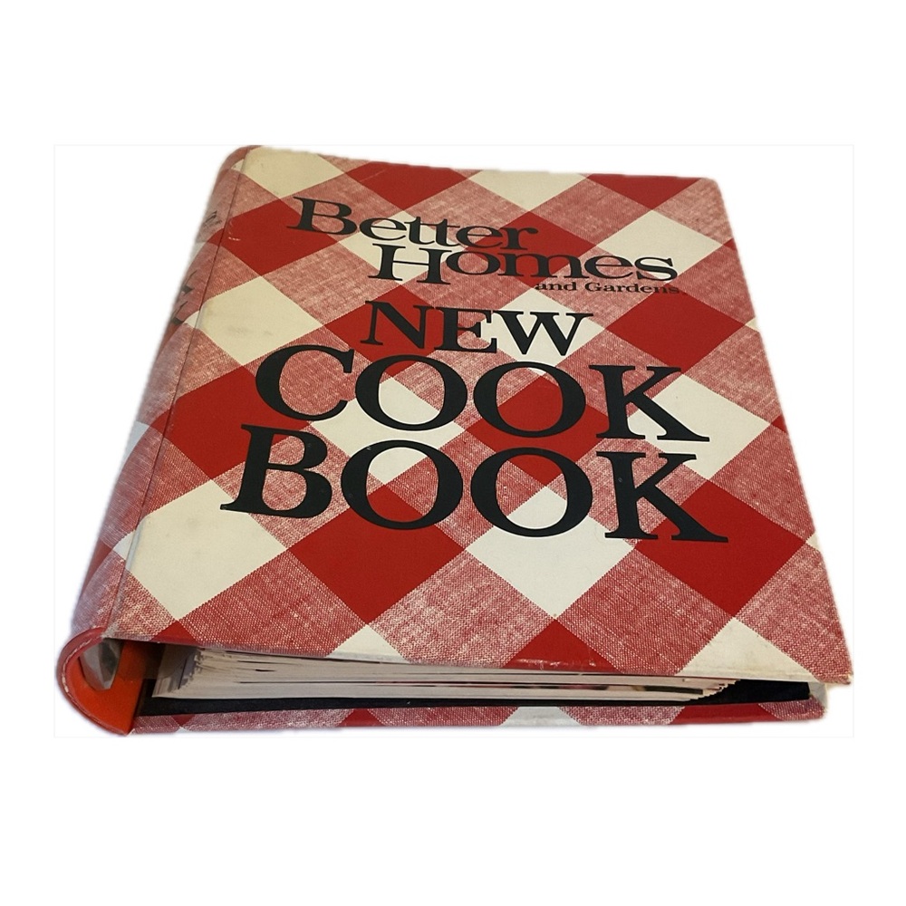 🍎 Better Homes and Gardens New Cookbook Red and White Ring Bound Vintage 1970s